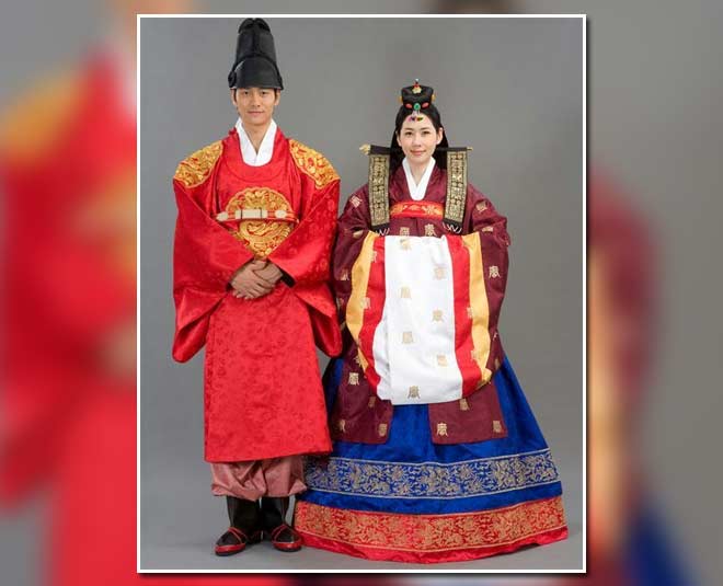 कोरियन ट्रेडिशनल आउटफिट- korean wedding day dress