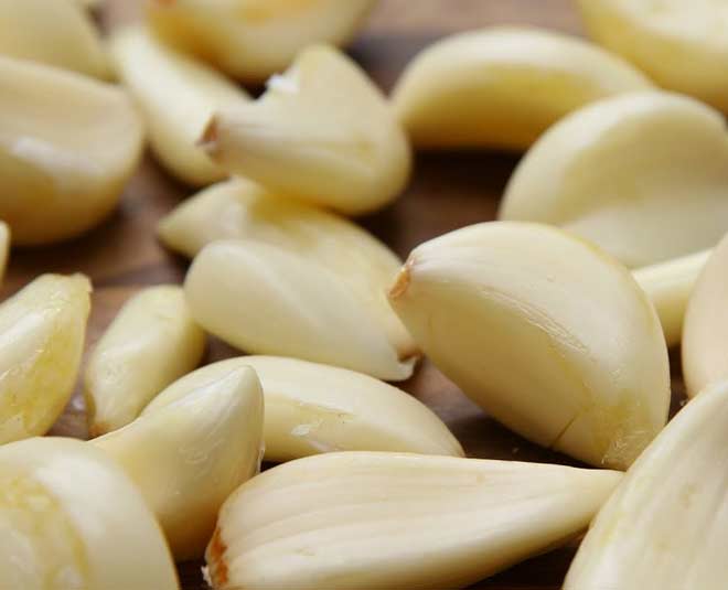 peeling garlic easily