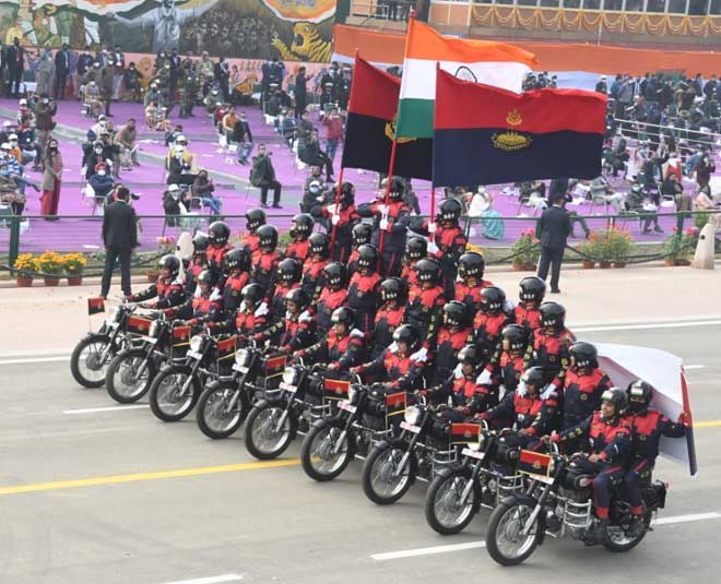 republic day  celebrations women in defense forces at parade inside 