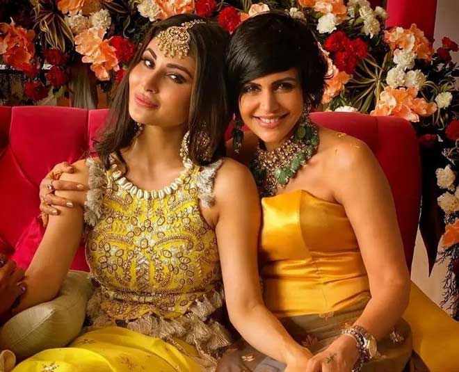 wedding  pictures  of  mouni  roy mandira bedi