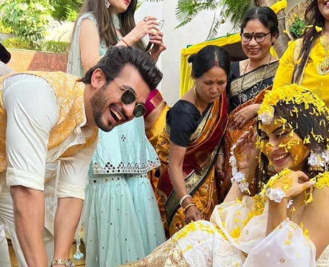 wedding  pictures  of  mouni  roy