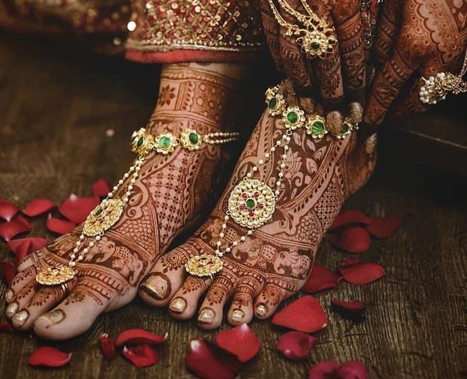 why married women wear toe rings