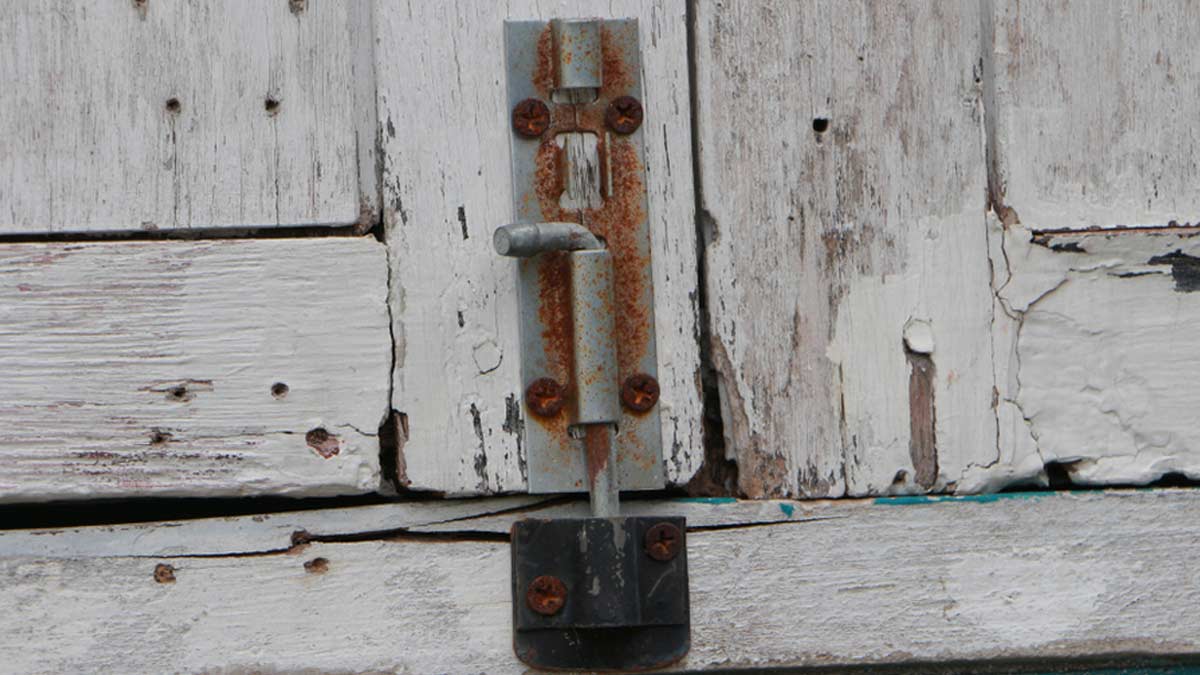 How To Remove Rust From window Bolts