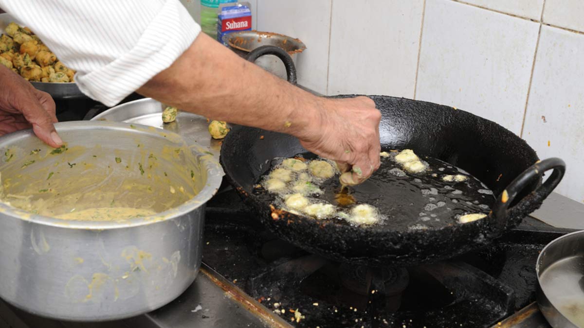 How to fry pakoda