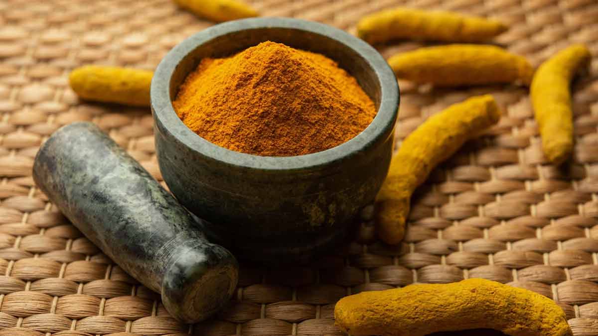 How to store turmeric during monsoon