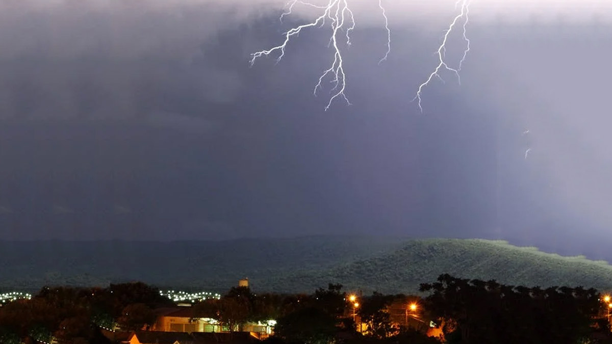 causes of cloud burst