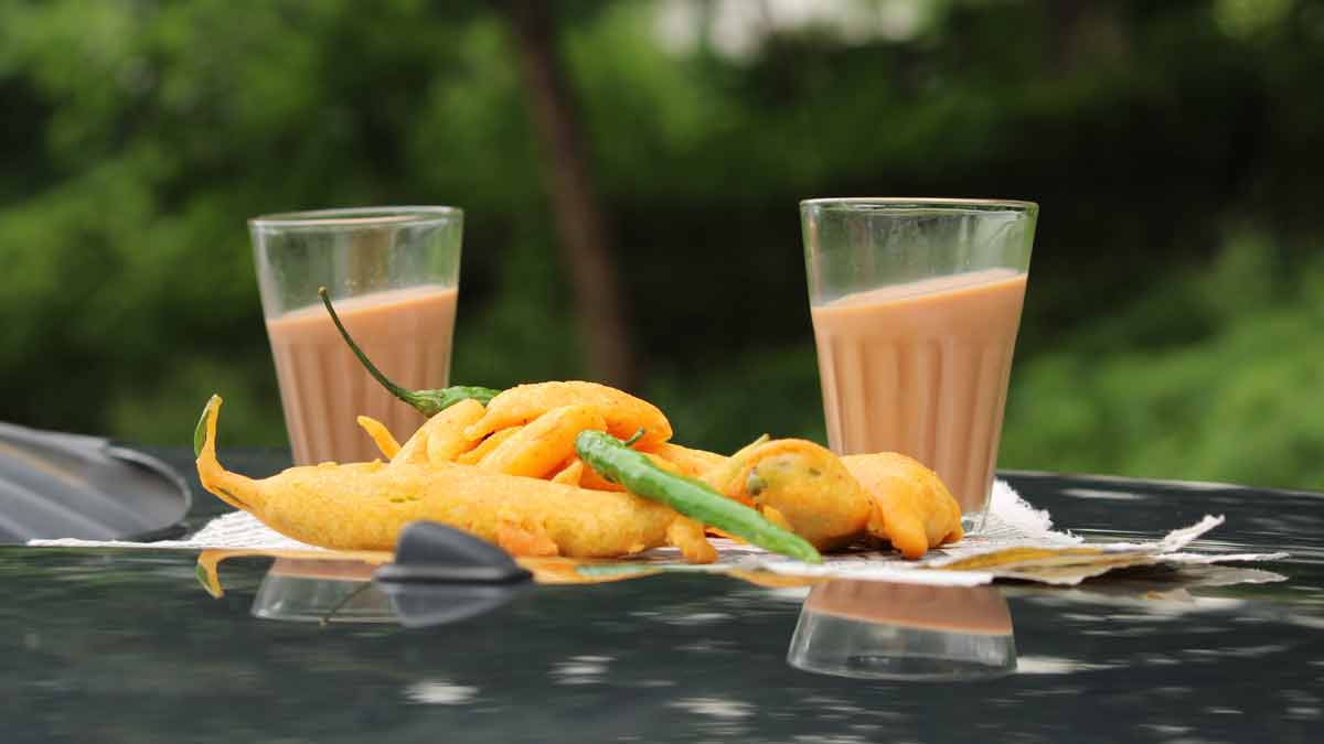 chai pakoras monsoon dates