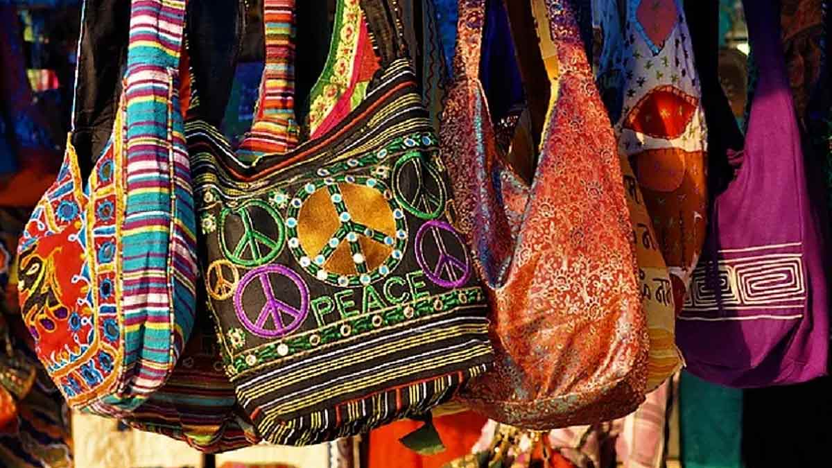 Ladies purse wholesale market Delhi | Bag manufacturer in Delhi | Imported  handbags wholesale Delhi - YouTube