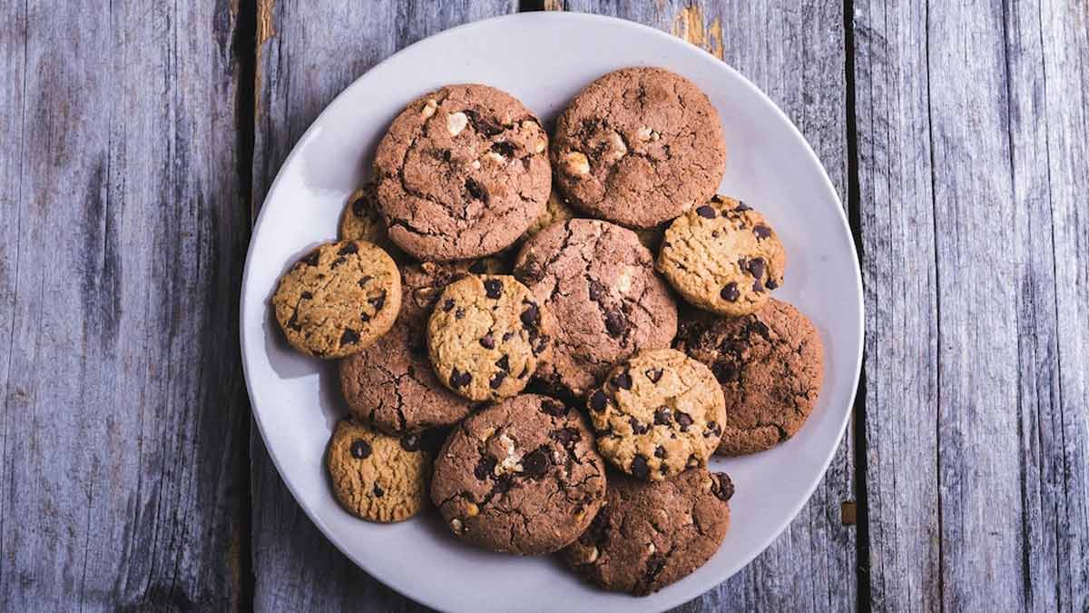 chocolate chip cookies