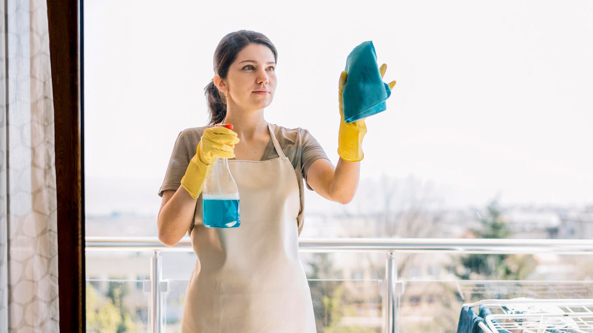 cleaner for steel gate cleaning