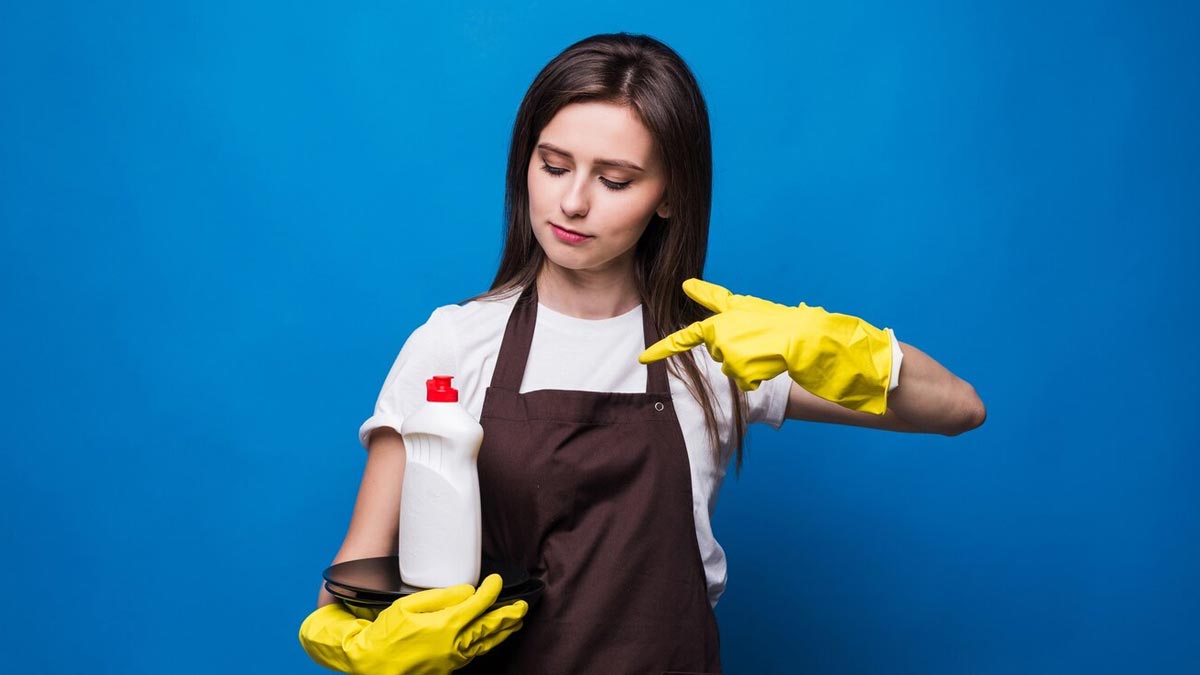 dishwashing liquid for steel gate cleaning