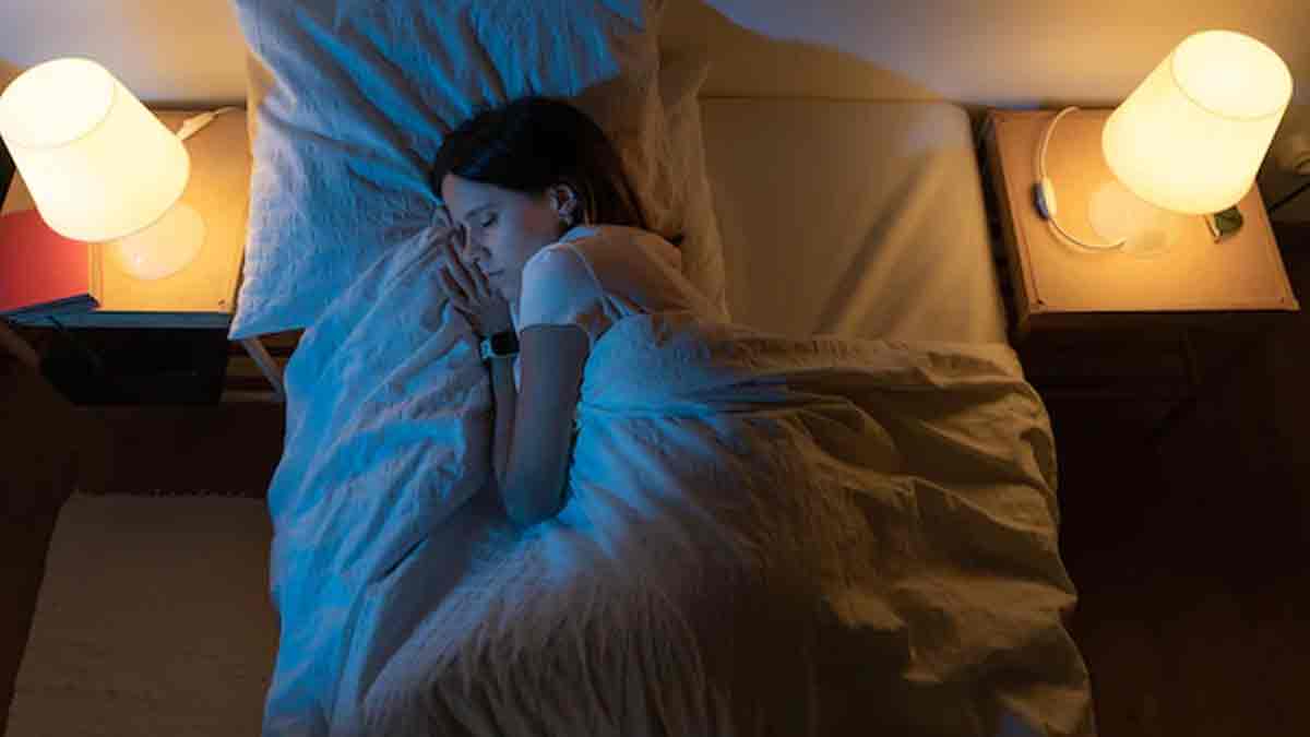 Dreaming About Dead People Meaning | मरे लोगों का सपने में आने का मतलब | Sapne  Me Dead People Mile To Kya Karen | dead people dream meaning | HerZindagi