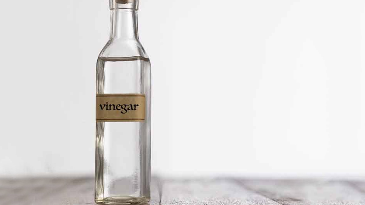 easy tips to remove rust from iron window