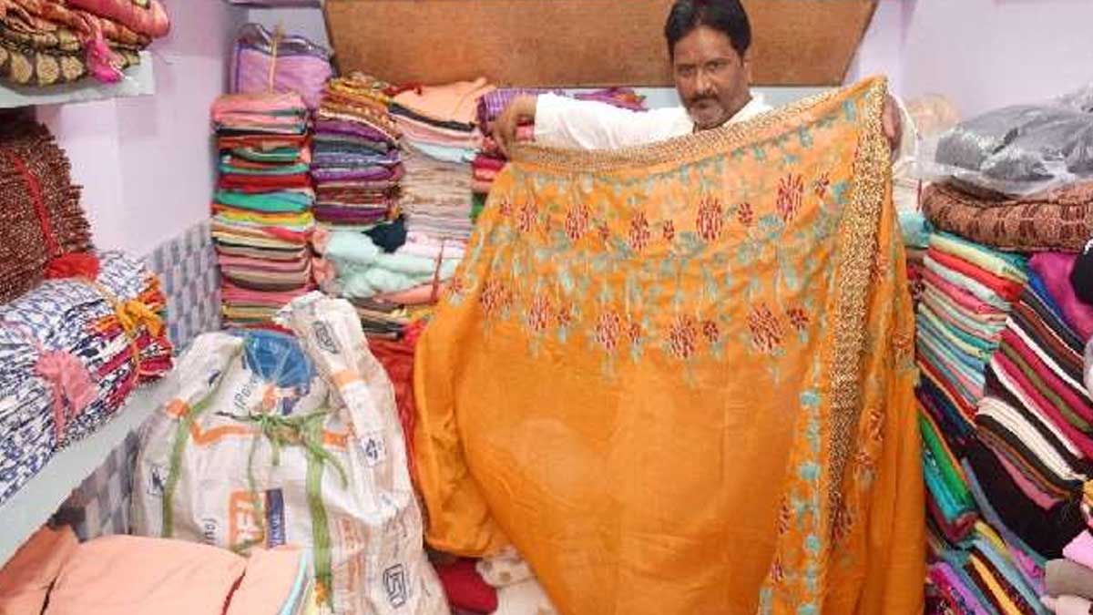 Goverdhan Saree Centre in the city Kanpur