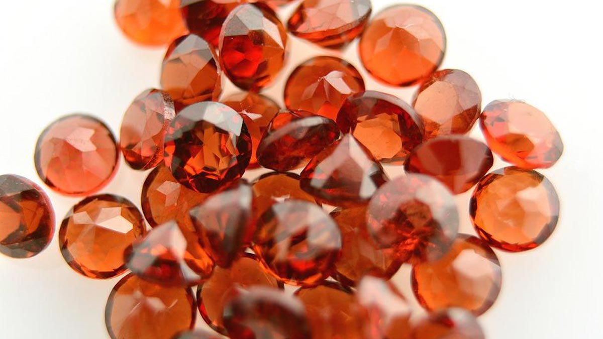 gomed gemstone benefits