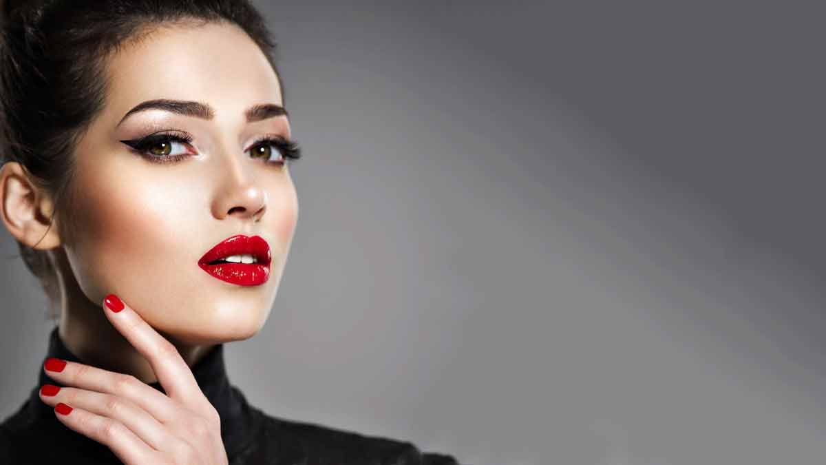 Highlighter On Faceहाइलाइटर का यूज कैसे करें Highlighter Ko Face Par