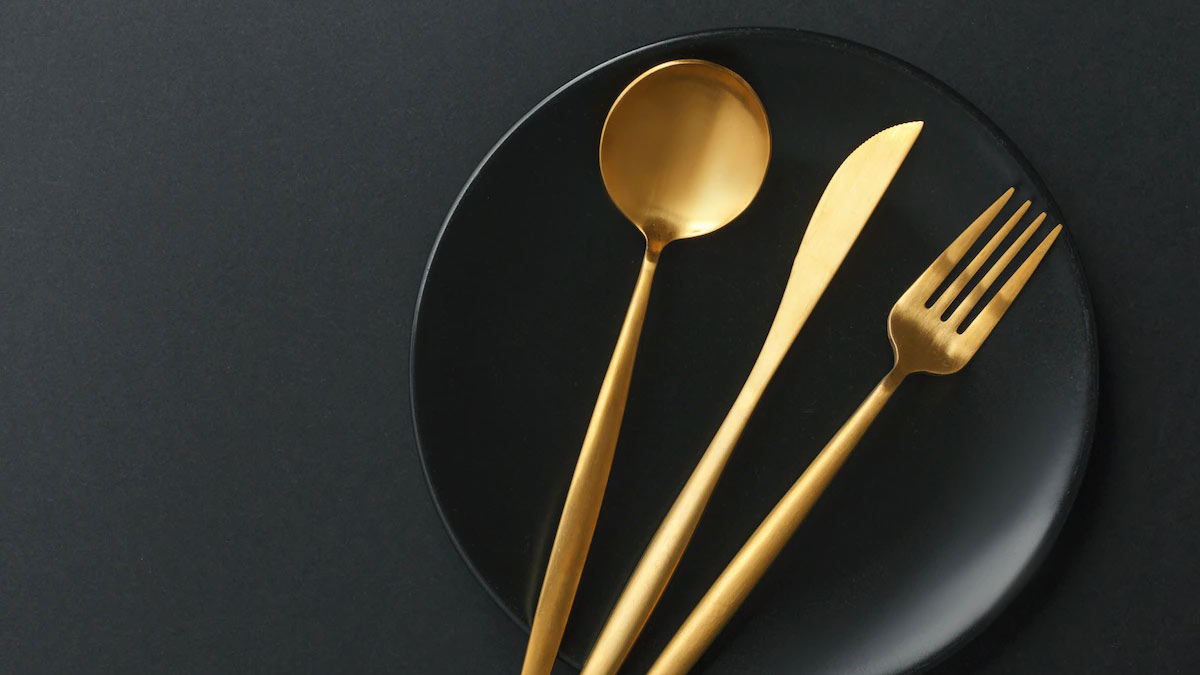 how to eat right with fork knife and spoon