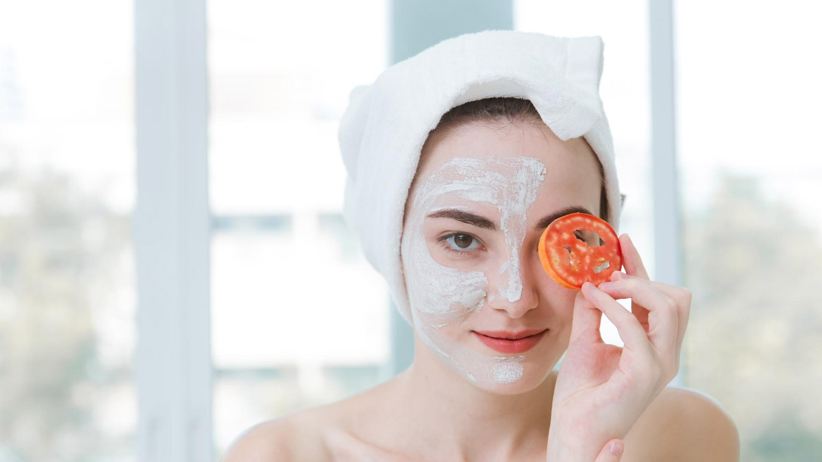 how to use tomato on face