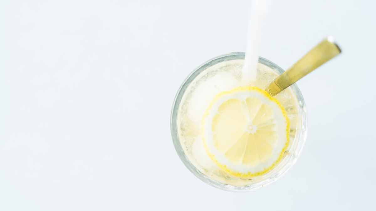 lemon water with water