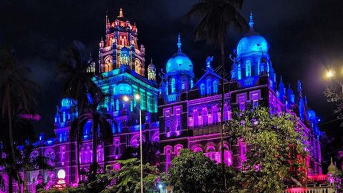 mumbai railway station monsoon pictures