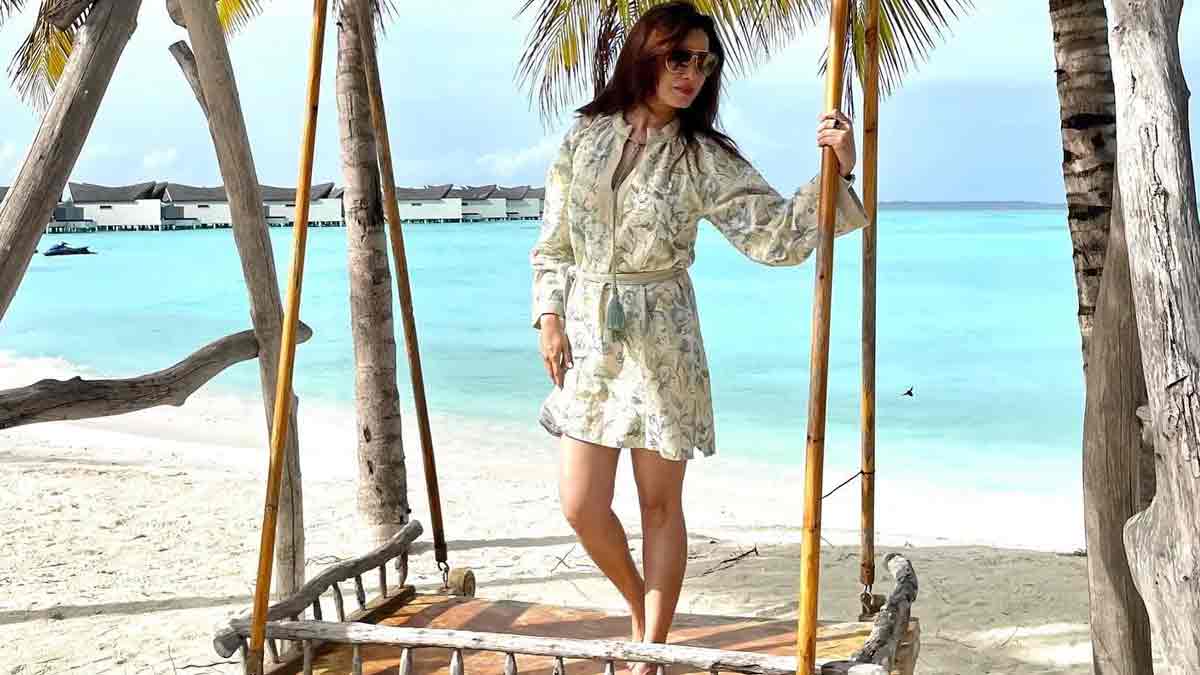 Another Magical Evening in the Maldives — Lion in the Wild | Beach outfit,  Cute beach outfits, Honeymoon outfits