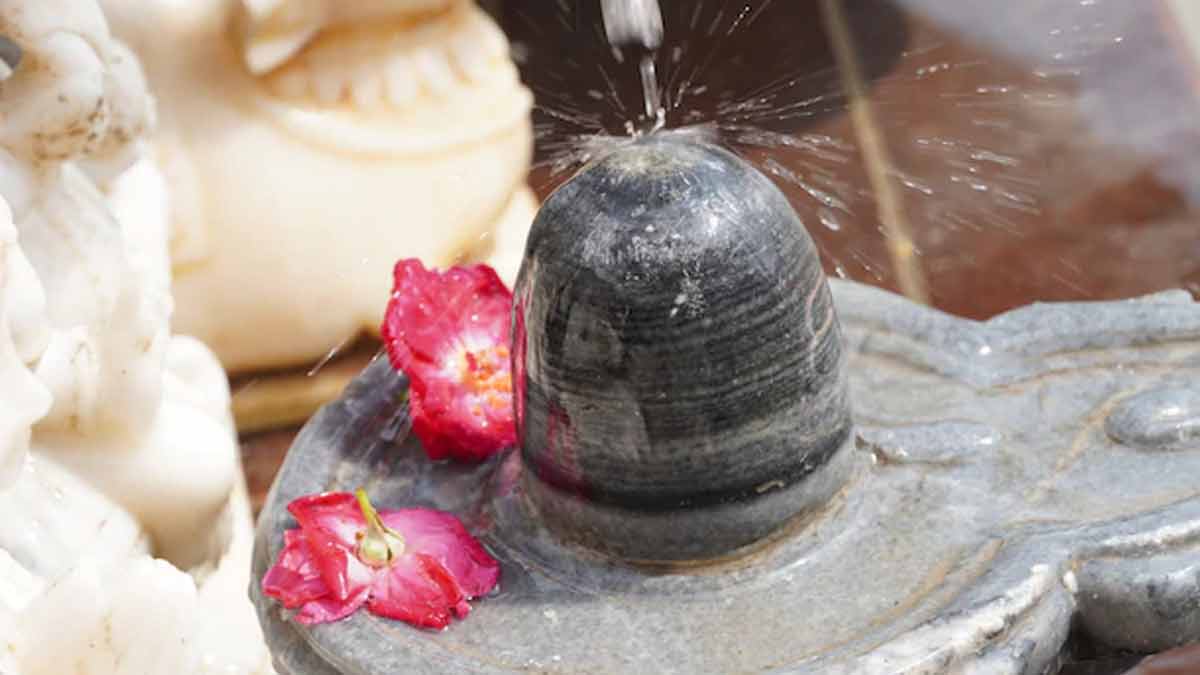 offer water to lord shiva