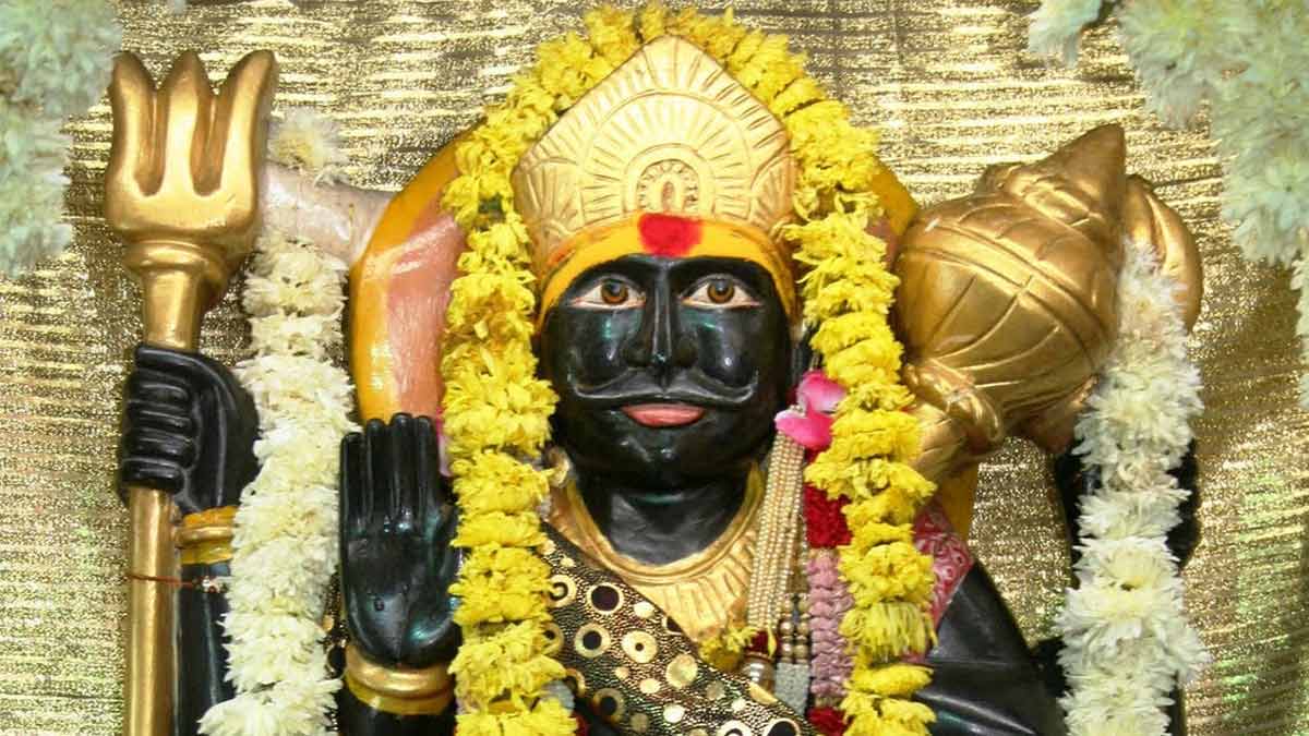 offering oil to shanidev