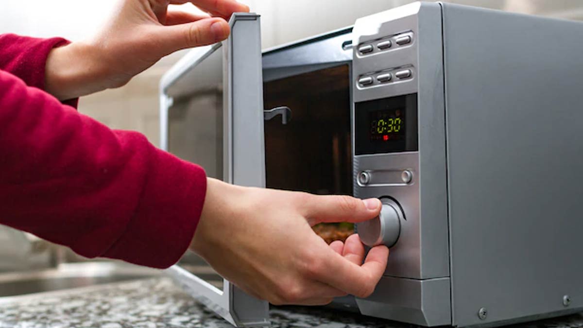 ओवन का करें इस्तेमाल oven using tips to save gas