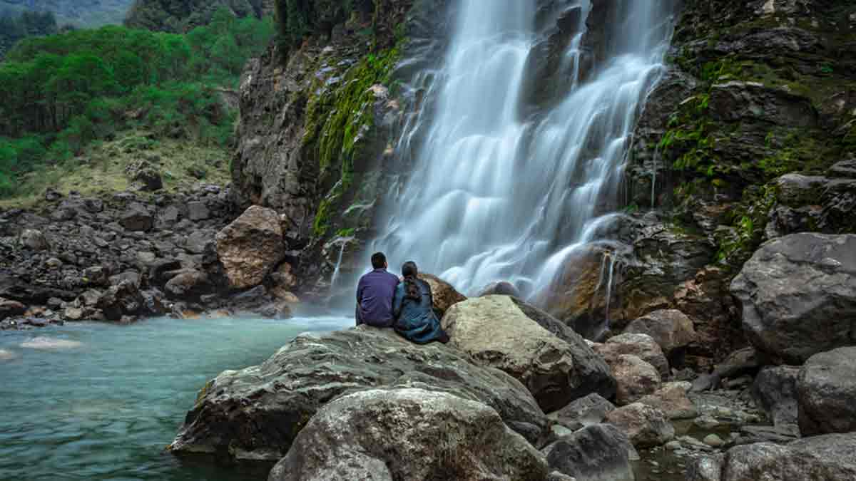 places to visit in august for couples in hindi