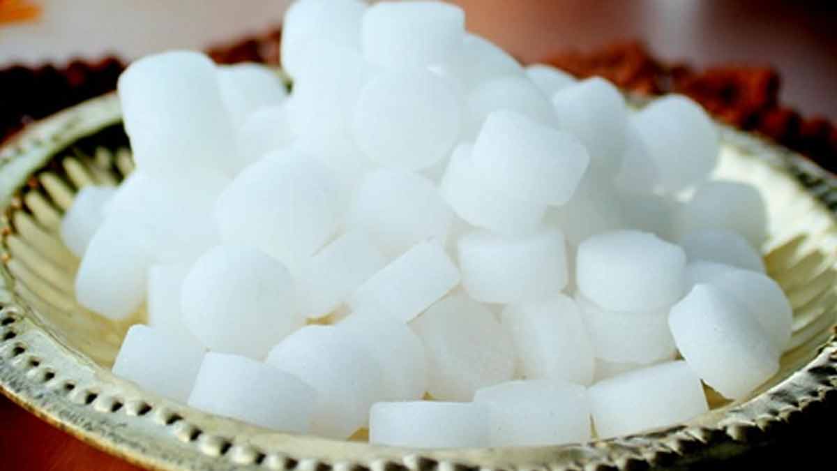 remove musty smell from kitchen pantry