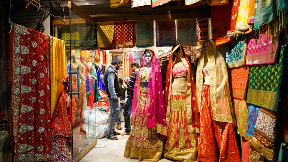 saree shopping market pictures