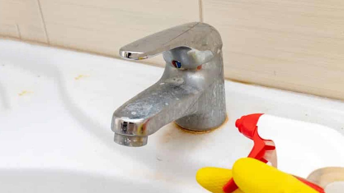 tips to remove rust from bathroom taps