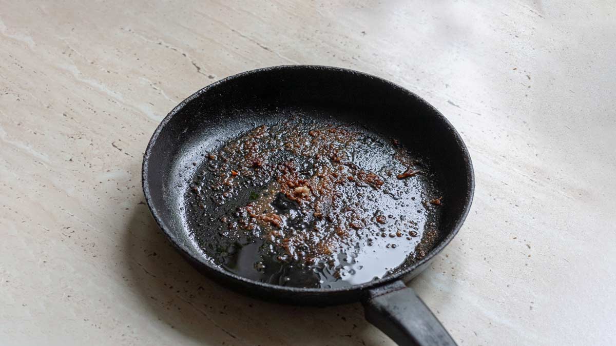 tips to wash frying pan
