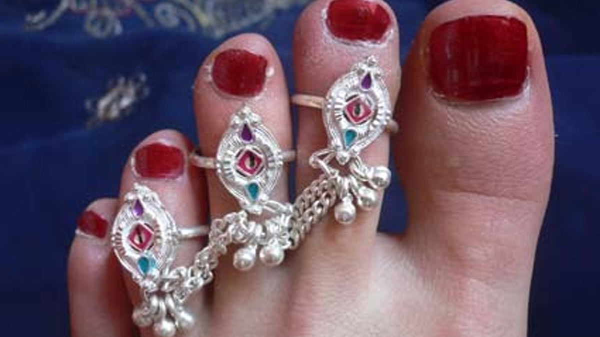 toe rings aka bichhiya designs for ladies