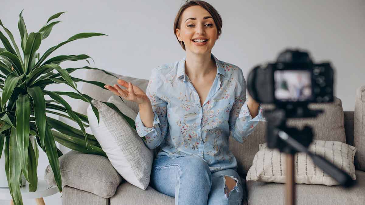 vlogging work from home jobs