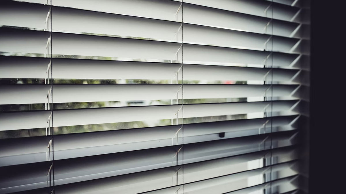 what is blind curtain