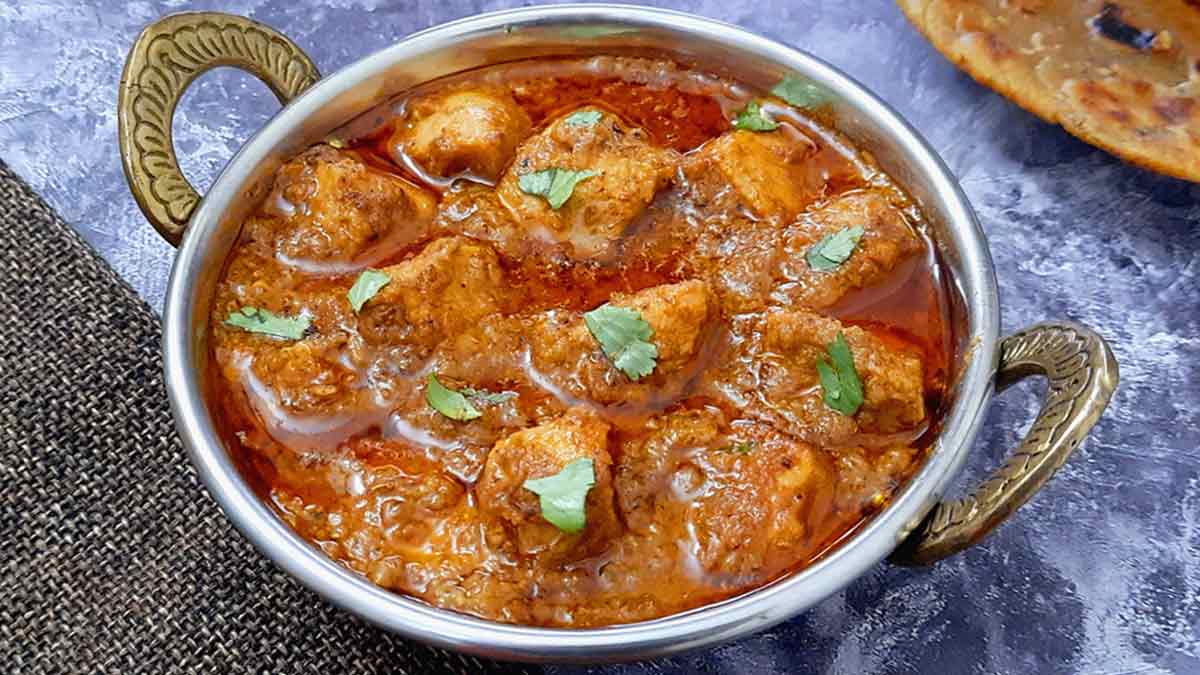 what is history behind korma