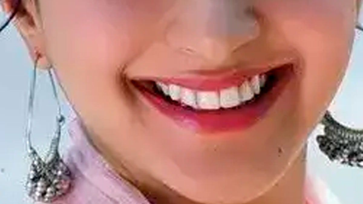 ये किस एक्ट्रेस के लिप्स हैं? .kiara advani