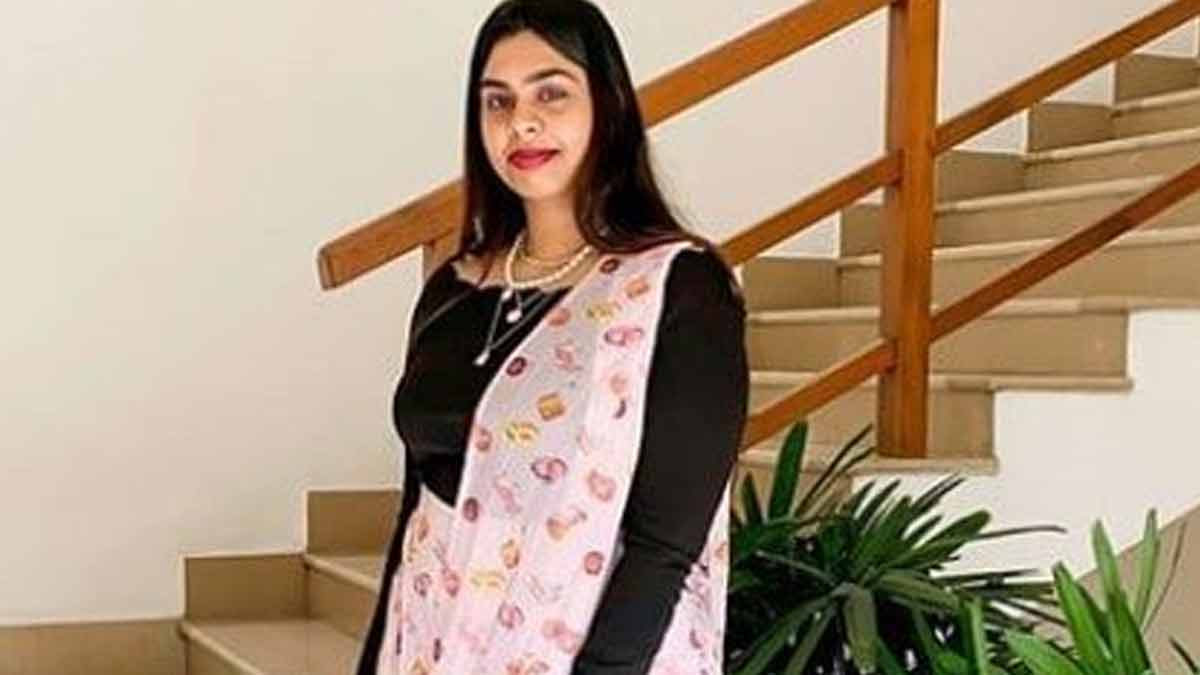 Black blouse styling tips