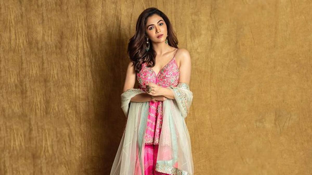 शरारा कुर्ता Happy Birthday Ridhima Pandit style tips