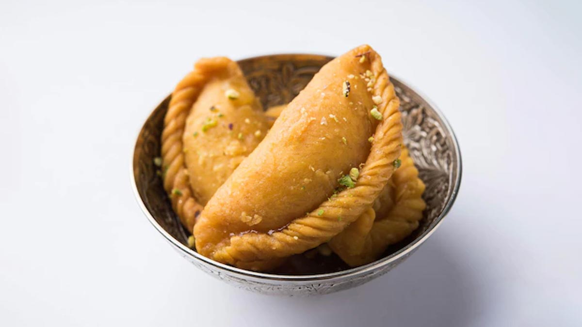 How to make perfect gujiya dough