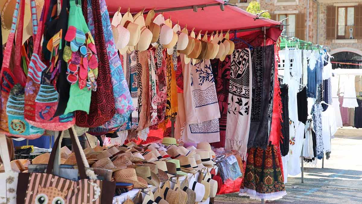 Sarojini Nagar Market Branded clothes