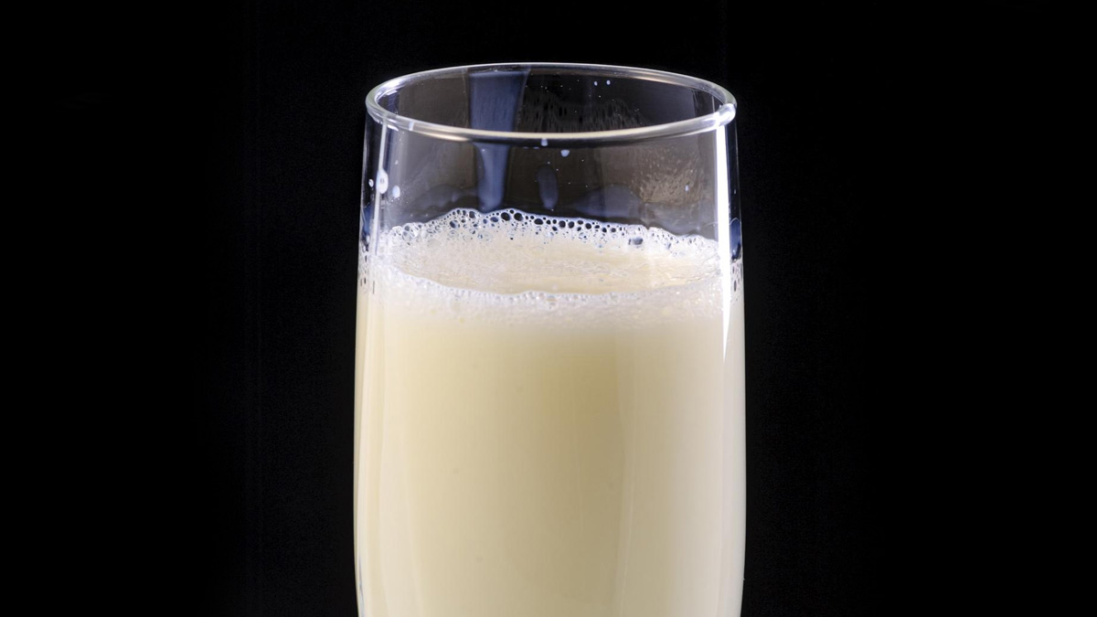 Milk | Beauty Uses Of Milk | Ways Milk Can Help In Your Beauty Regime |  HerZindagi