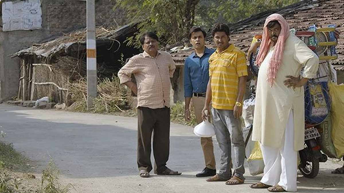 इस सेंटेंस को पूरा करें: 2 बच्चे मीठी खीर ............. Web series Panchayat