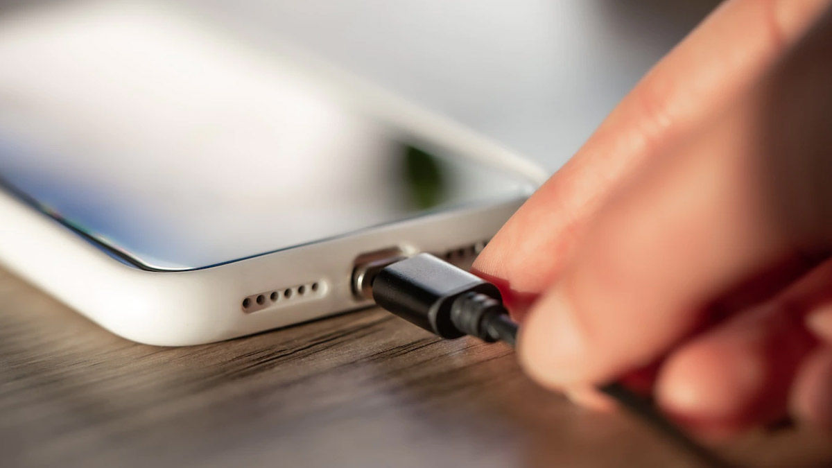 cell phone charge quickly inside 