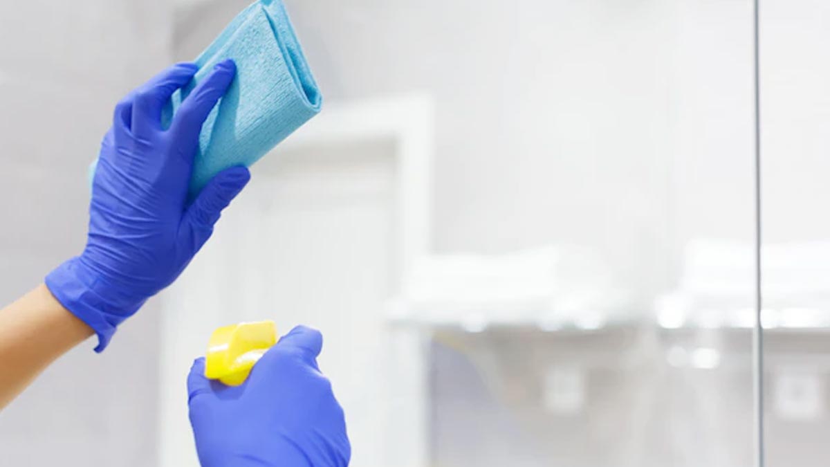 cleaning glass from spra