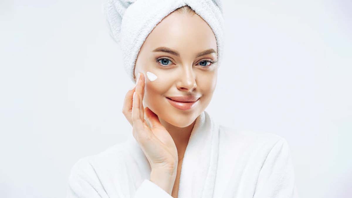 What is Vampire Facial वैम्पायर फेशियल कैसे किया जाता है Kya Vampire