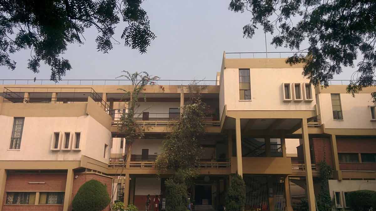 famous girls schools in delhi ()