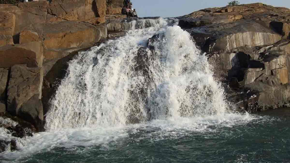 famous waterfalls near deoghar in jharkhand in hindi