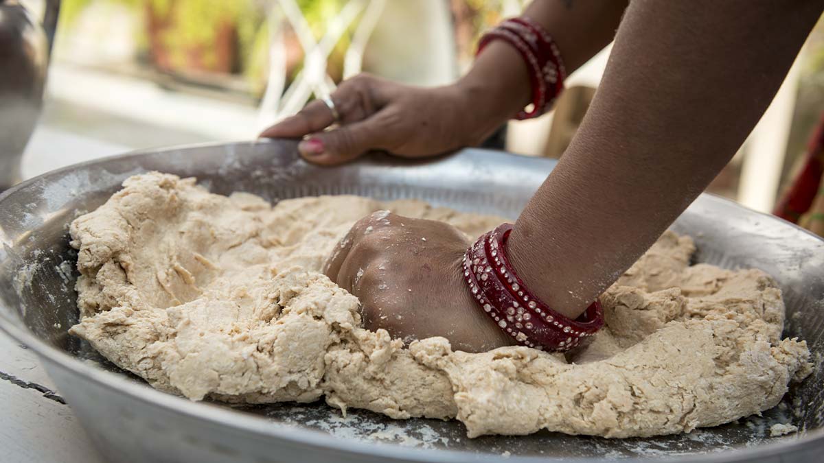 how to knead dough for roti